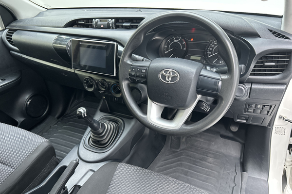 2015 Toyota Hilux Workmate GUN122R Rear Wheel Drive thumb-17