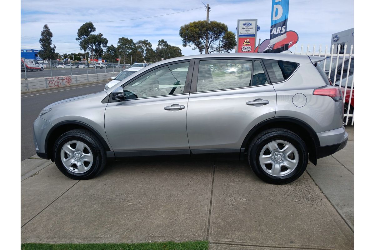 2017 Toyota RAV4 GX ZSA42R image 4