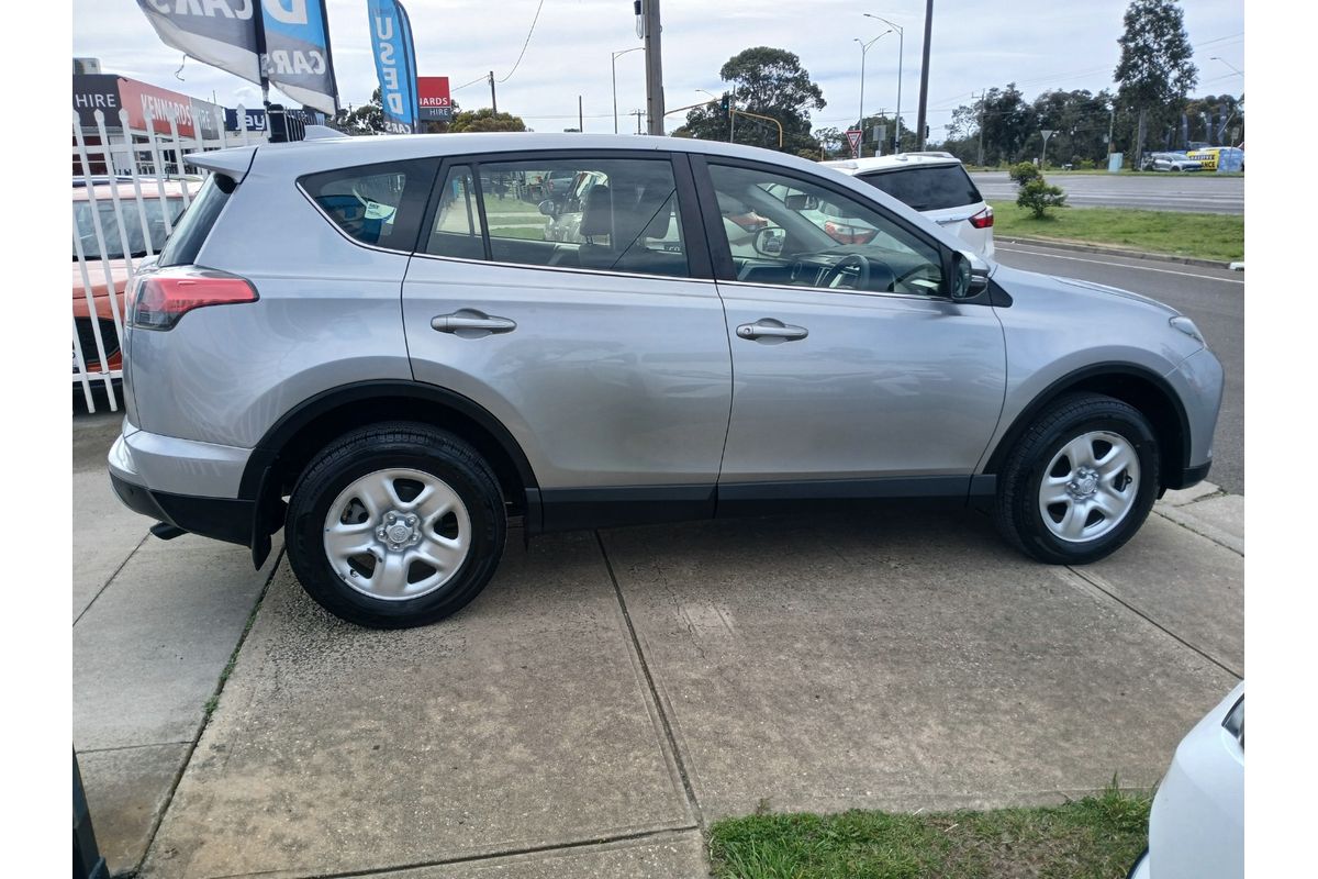 2017 Toyota RAV4 GX ZSA42R image 9