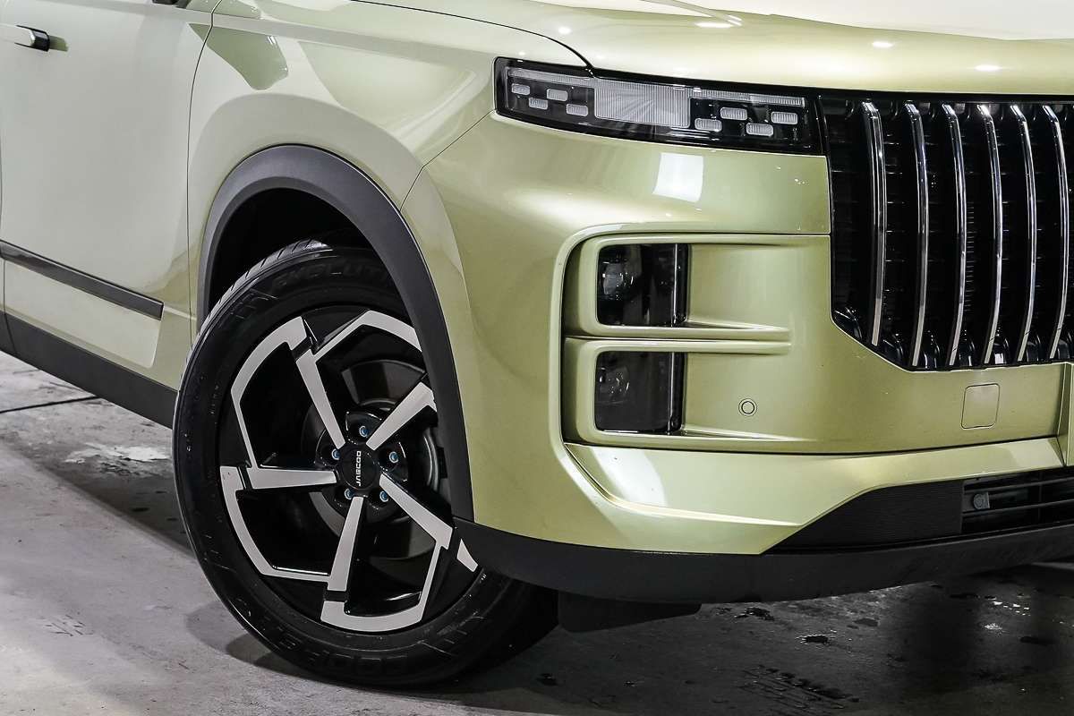 2025 OMODA JAECOO J7 Track