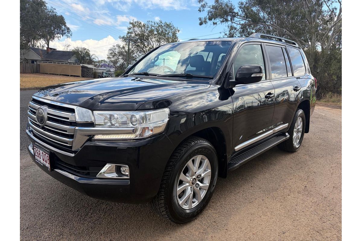2019 Toyota Landcruiser Sahara VDJ200R