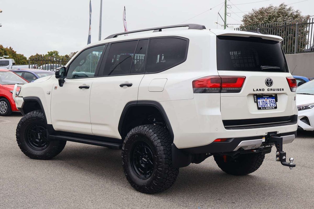 2024 Toyota Landcruiser GR Sport FJA300R