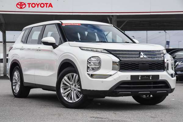 2023 Mitsubishi Outlander ES ZM