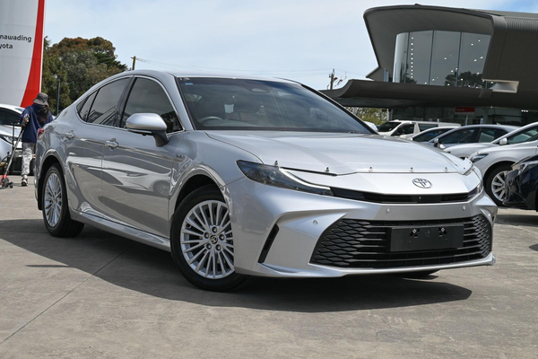 2025 Toyota Camry Ascent AXVH80R