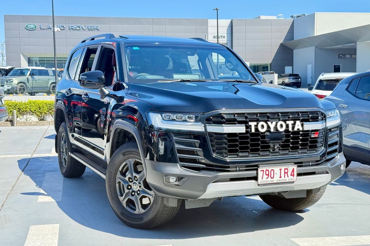2023 Toyota Landcruiser GR Sport FJA300R