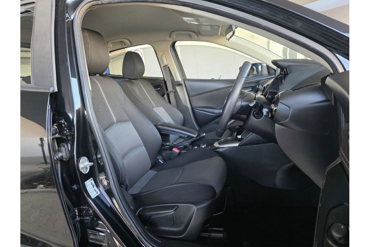 2017 Mazda 2 Genki DJ Series image 13