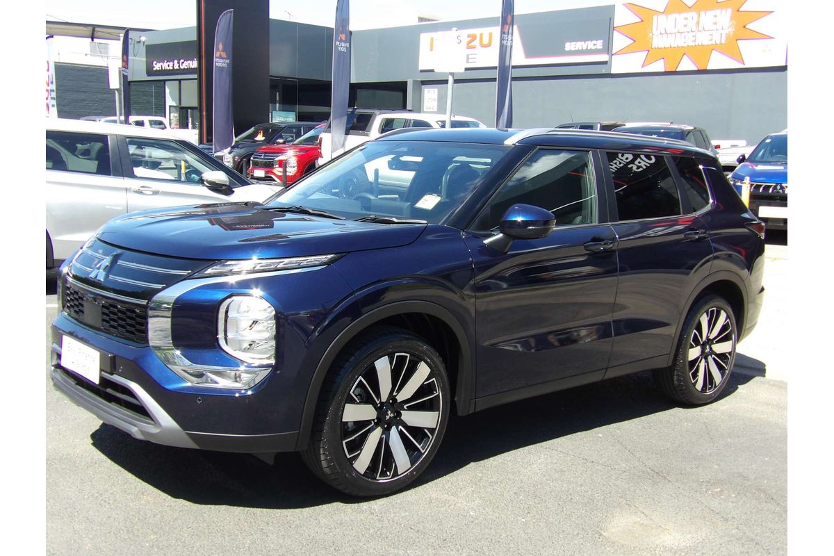 2025 Mitsubishi Outlander LS ZM