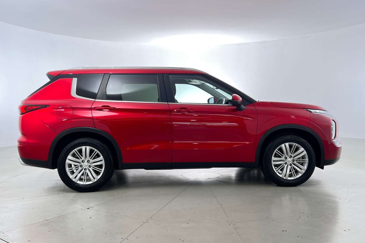 2023 Mitsubishi Outlander LS 7 SEAT (2WD) ZM2L46