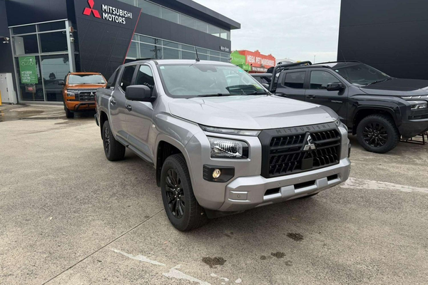 2025 Mitsubishi Triton GLX-R MV 4X4