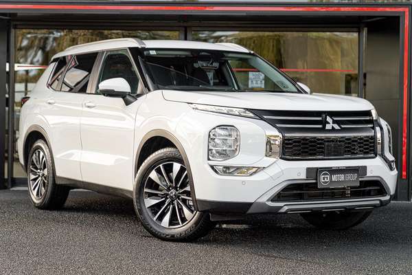 2025 Mitsubishi Outlander LS ZM