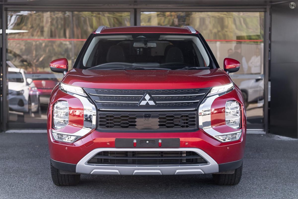 2024 Mitsubishi Outlander LS ZM