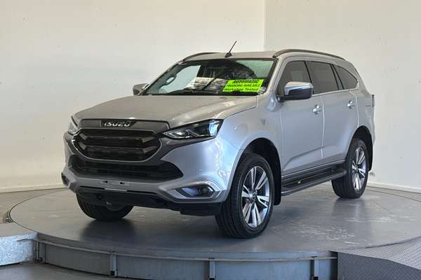 2022 Isuzu MU-X LS-T