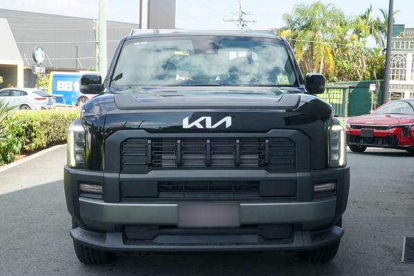 2025 Kia Tasman SX TK 4X4 thumb-2