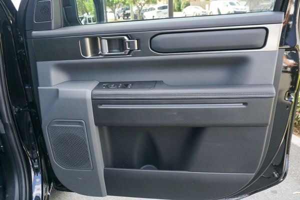 2025 Kia Tasman SX TK 4X4 thumb-14