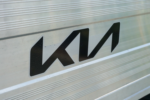 2025 Kia Tasman SX TK 4X4 thumb-17