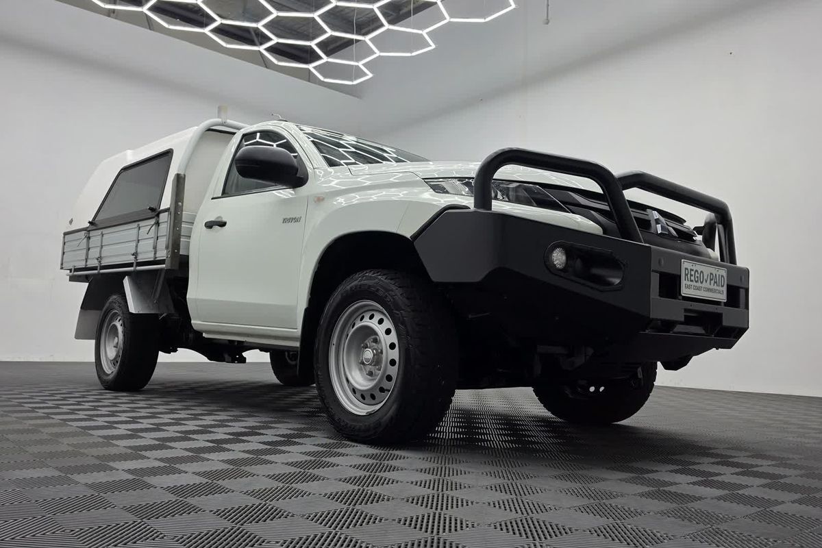 2022 Mitsubishi Triton GLX MR 4X4 image 8
