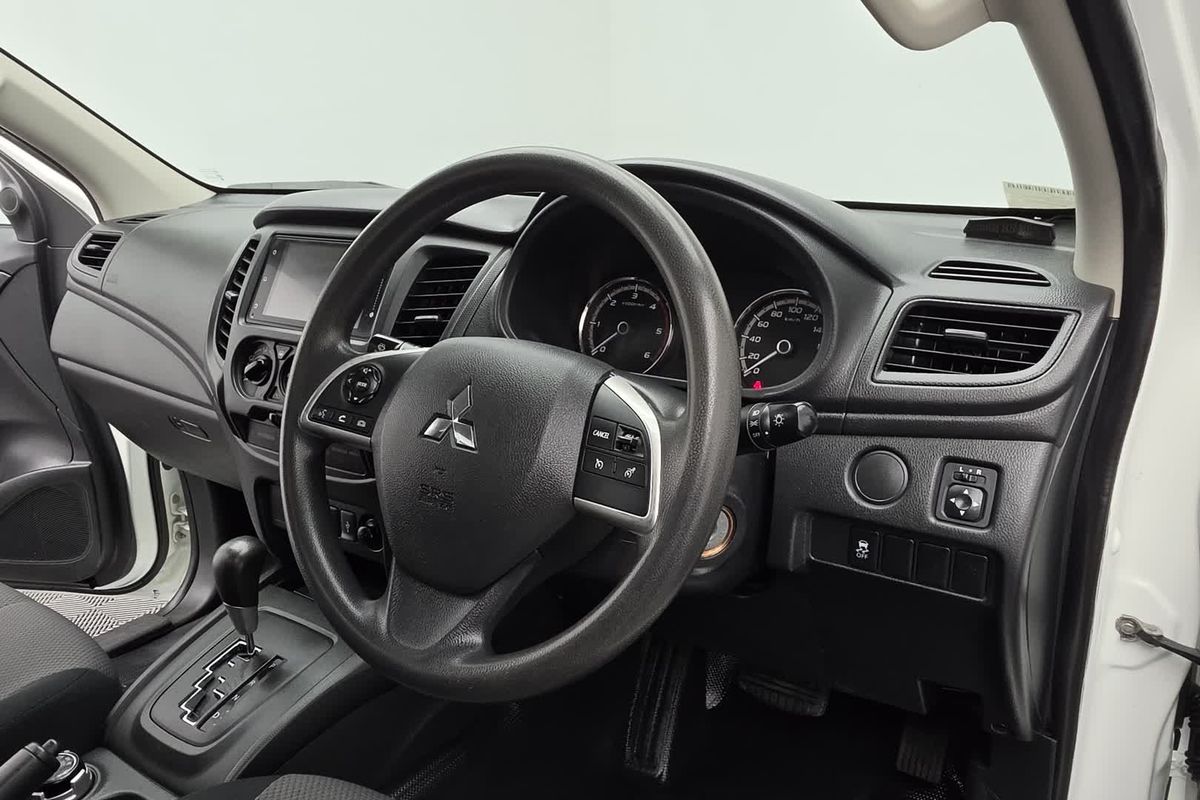 2022 Mitsubishi Triton GLX MR 4X4 image 19