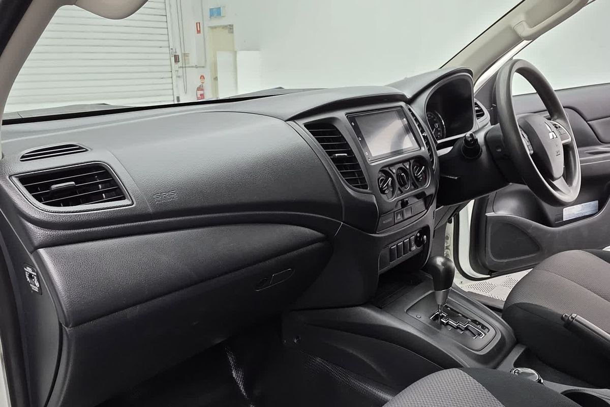 2022 Mitsubishi Triton GLX MR 4X4 image 26