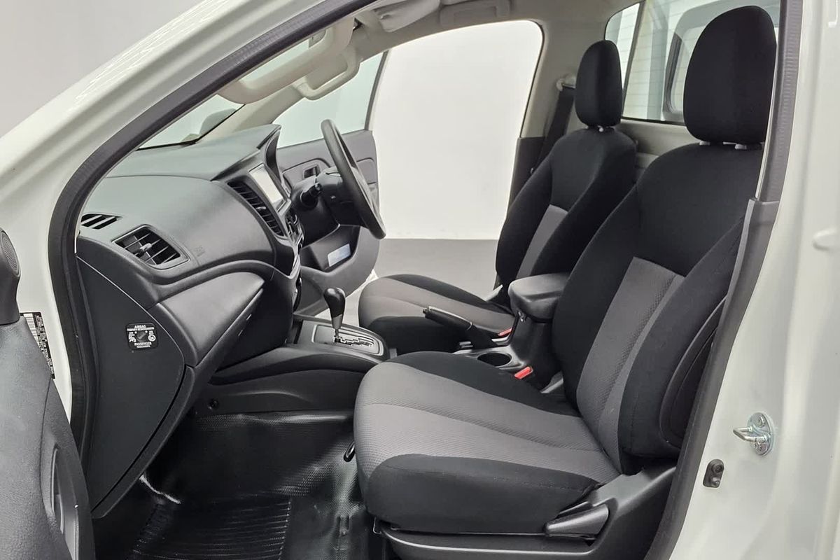 2022 Mitsubishi Triton GLX MR 4X4 image 27