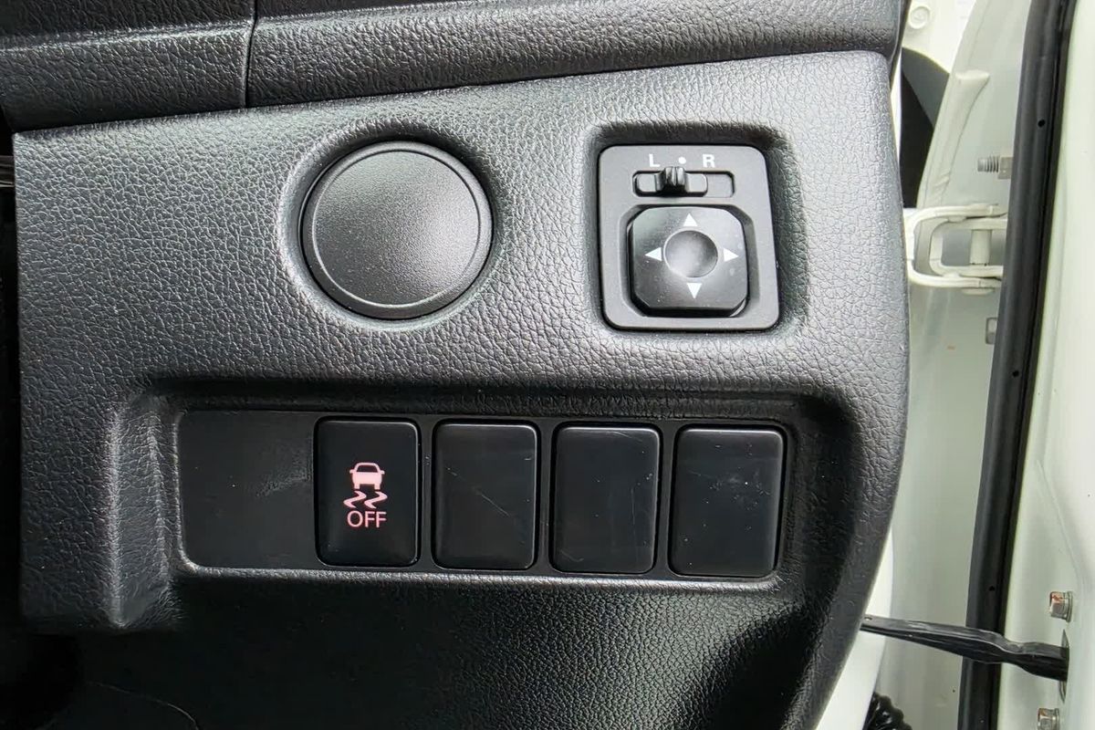 2022 Mitsubishi Triton GLX MR 4X4 image 33