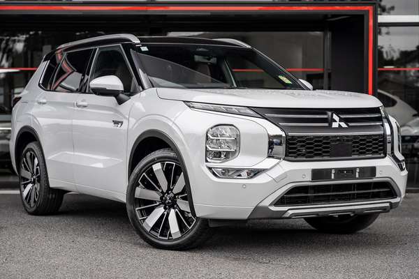 2025 Mitsubishi Outlander PHEV Exceed Tourer ZM