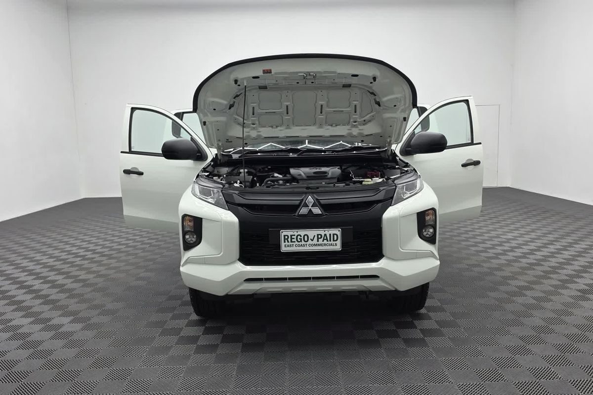 2023 Mitsubishi Triton GLX MR 4X4 image 17