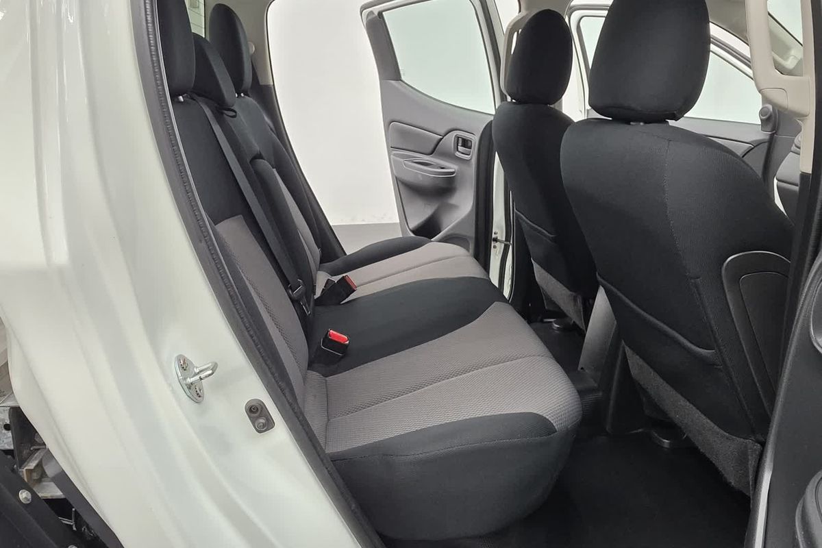 2023 Mitsubishi Triton GLX MR 4X4 image 21