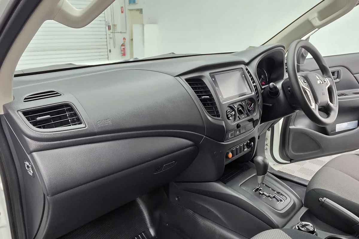 2023 Mitsubishi Triton GLX MR 4X4 image 28