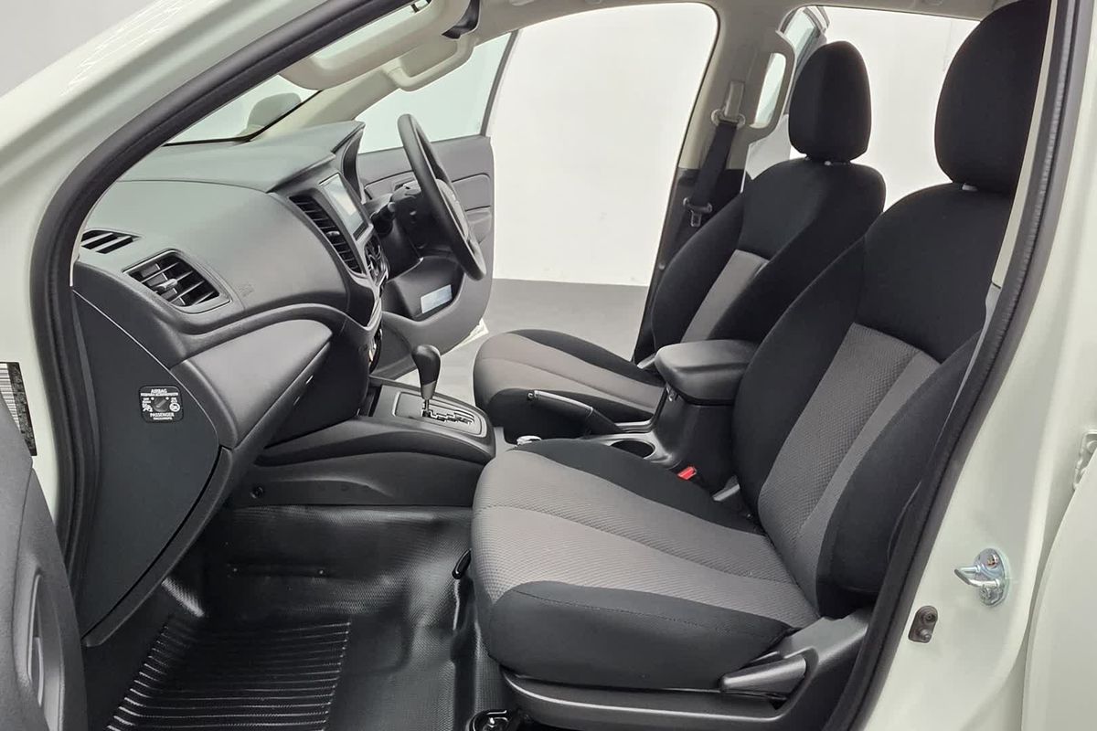 2023 Mitsubishi Triton GLX MR 4X4 image 29