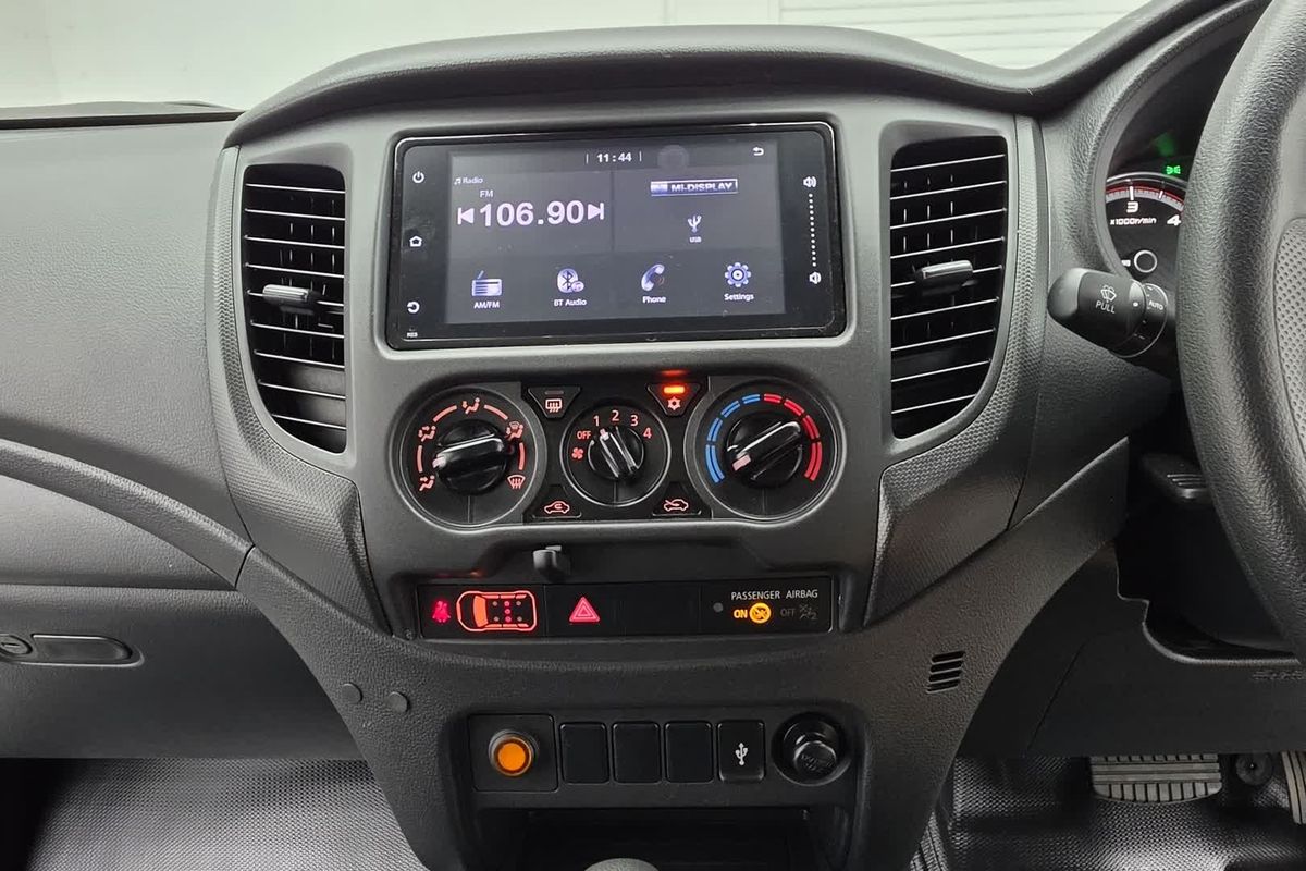 2023 Mitsubishi Triton GLX MR 4X4 image 31