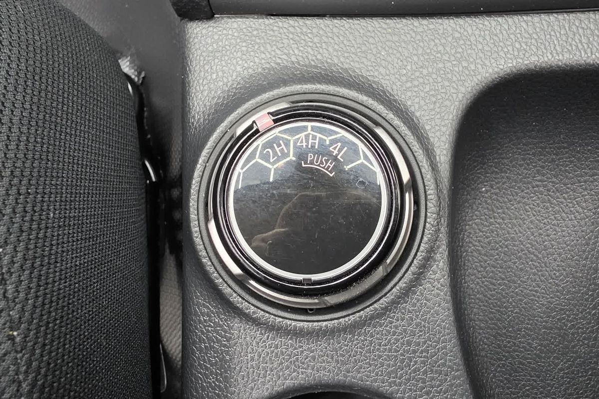 2023 Mitsubishi Triton GLX MR 4X4 image 33