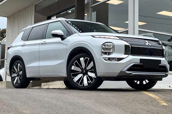 2025 Mitsubishi Outlander Exceed ZM