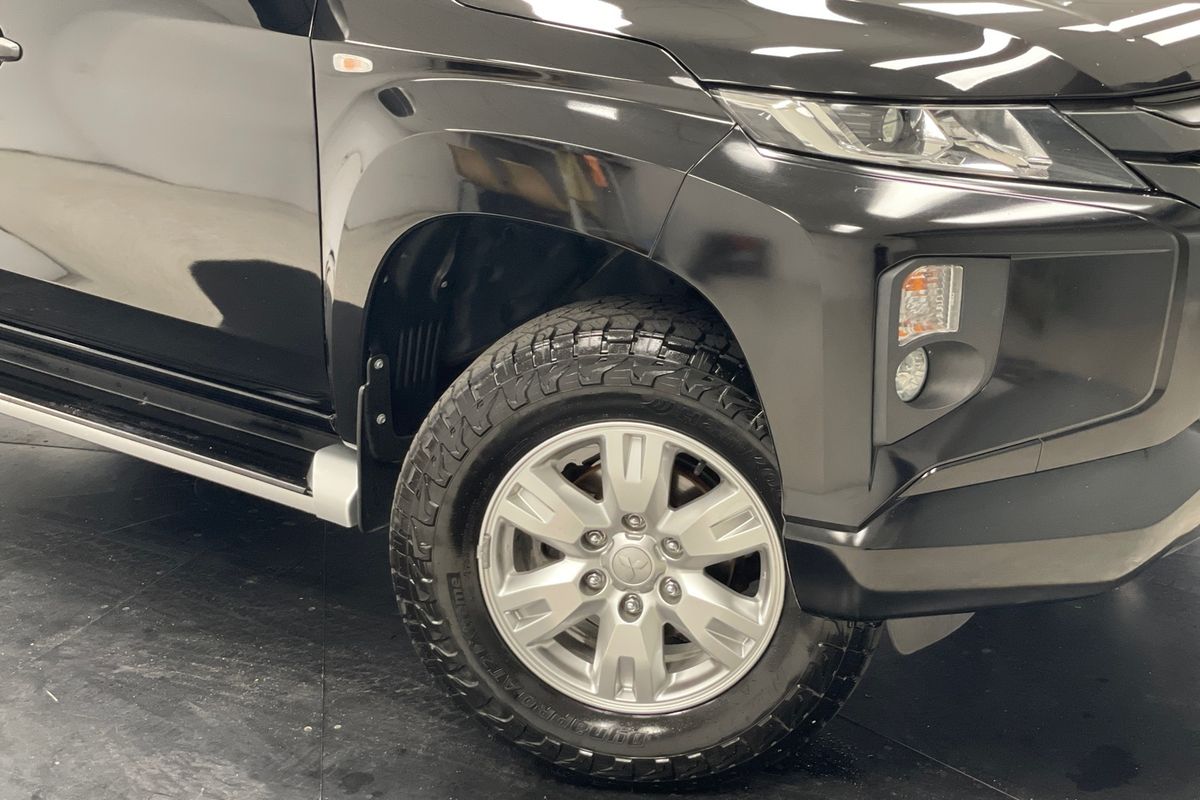 2019 Mitsubishi Triton GLX+ MR 4X4