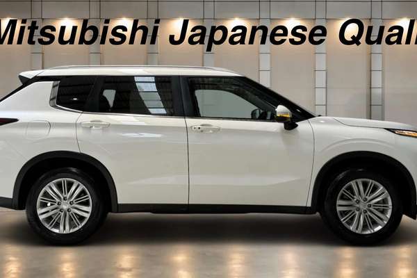2024 Mitsubishi Outlander LS ZM