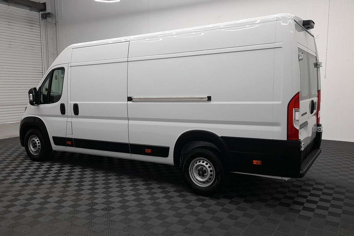 2026 Fiat Ducato Series 2 ELWB Mid Roof image 8