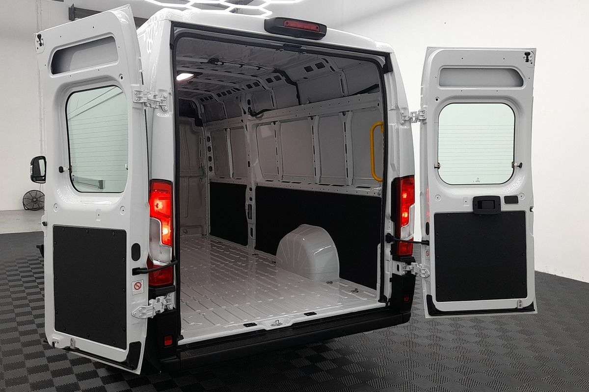 2026 Fiat Ducato Series 2 ELWB Mid Roof image 22