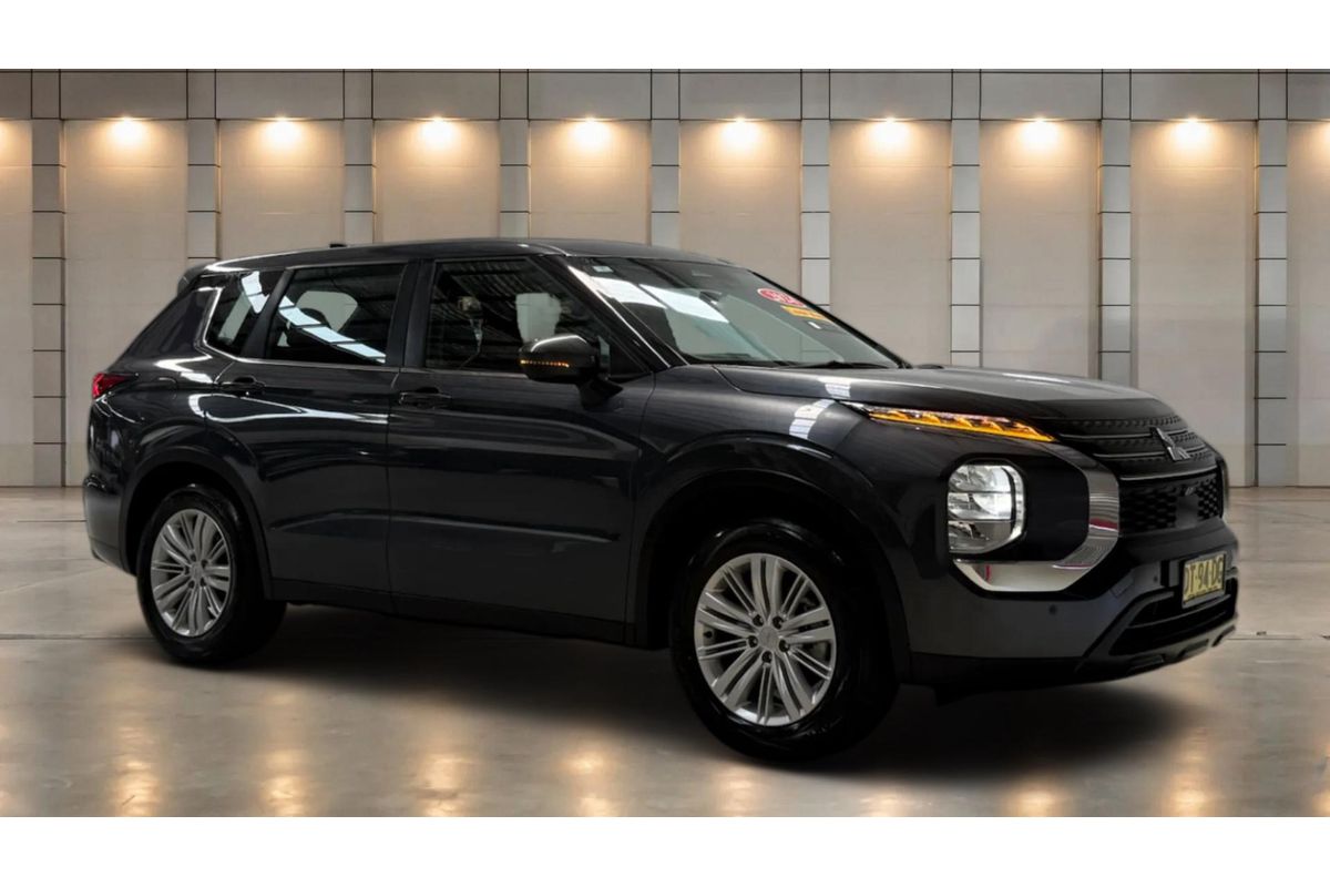 2024 Mitsubishi Outlander ES ZM