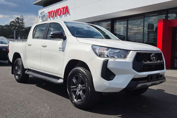 2025 Toyota Hilux SR 48V GUN126R 4X4