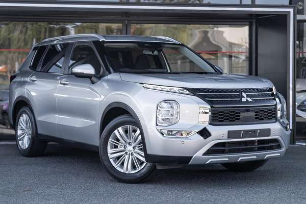 2024 Mitsubishi Outlander LS ZM