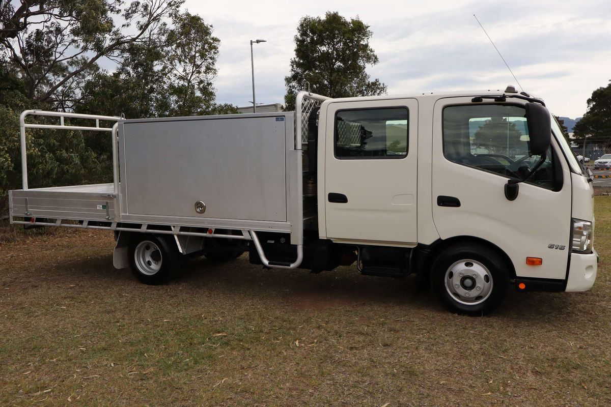 2023 Hino 300 Series 616 3870 WIDE XZU720R MY20 REAR WHEEL DRIVE LWB image 17