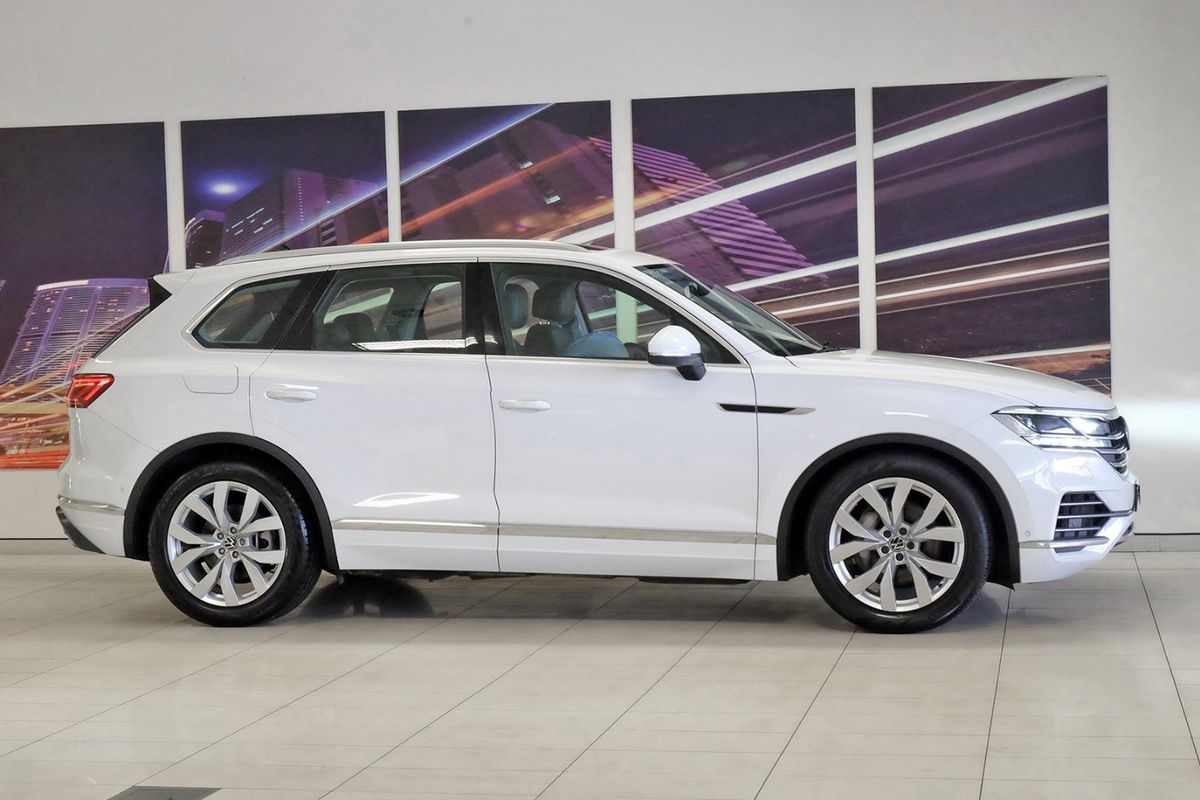 2022 Volkswagen Touareg 210TDI Elegance CR image 3