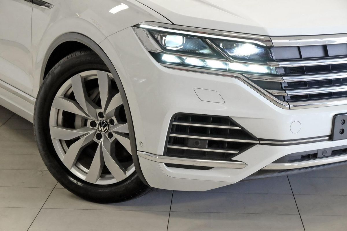 2022 Volkswagen Touareg 210TDI Elegance CR image 6
