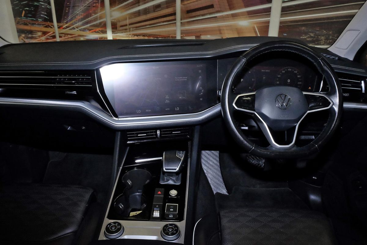 2022 Volkswagen Touareg 210TDI Elegance CR image 8