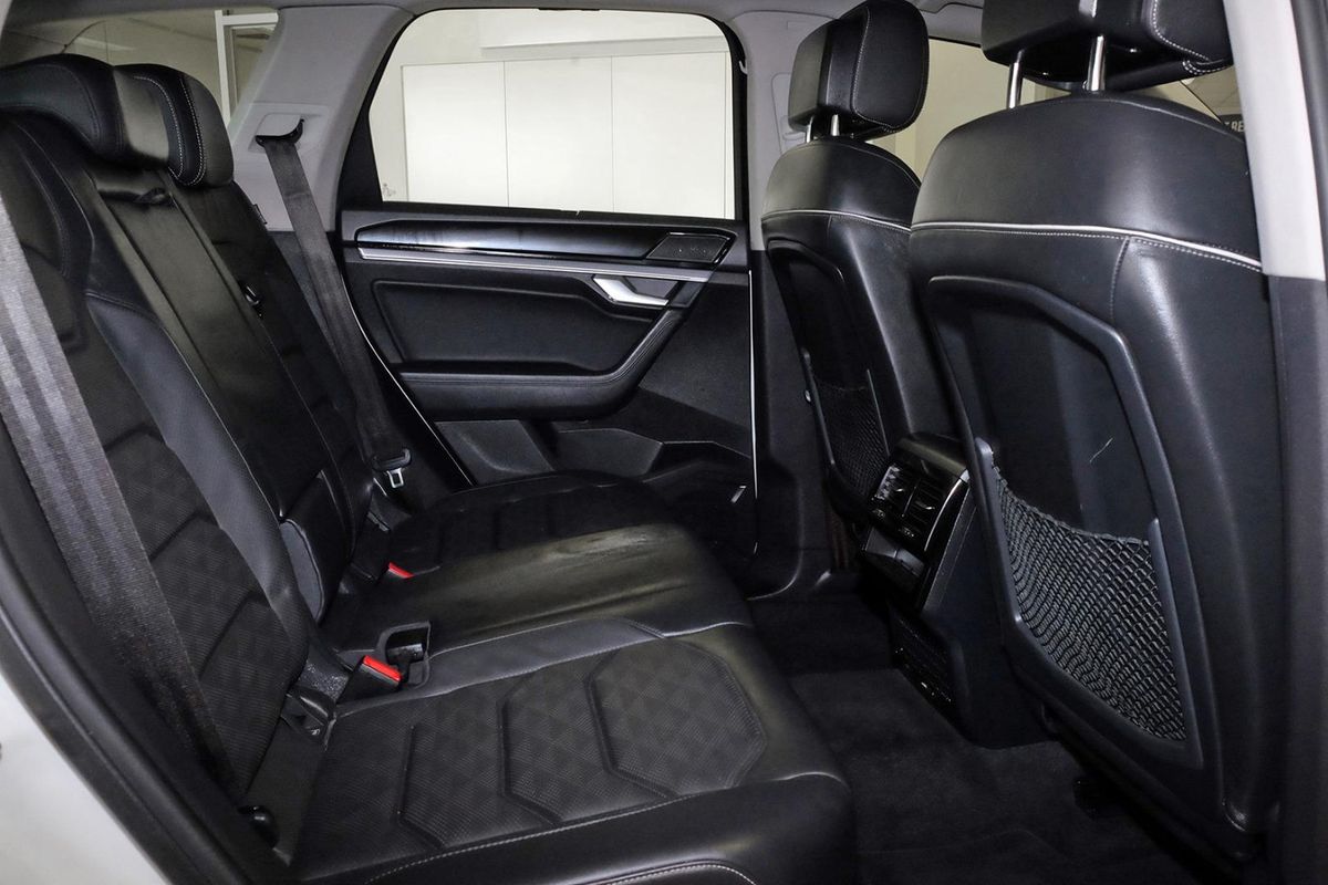 2022 Volkswagen Touareg 210TDI Elegance CR image 10