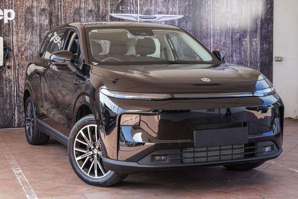 2026 Leapmotor B10 Style Hybrid EV A12