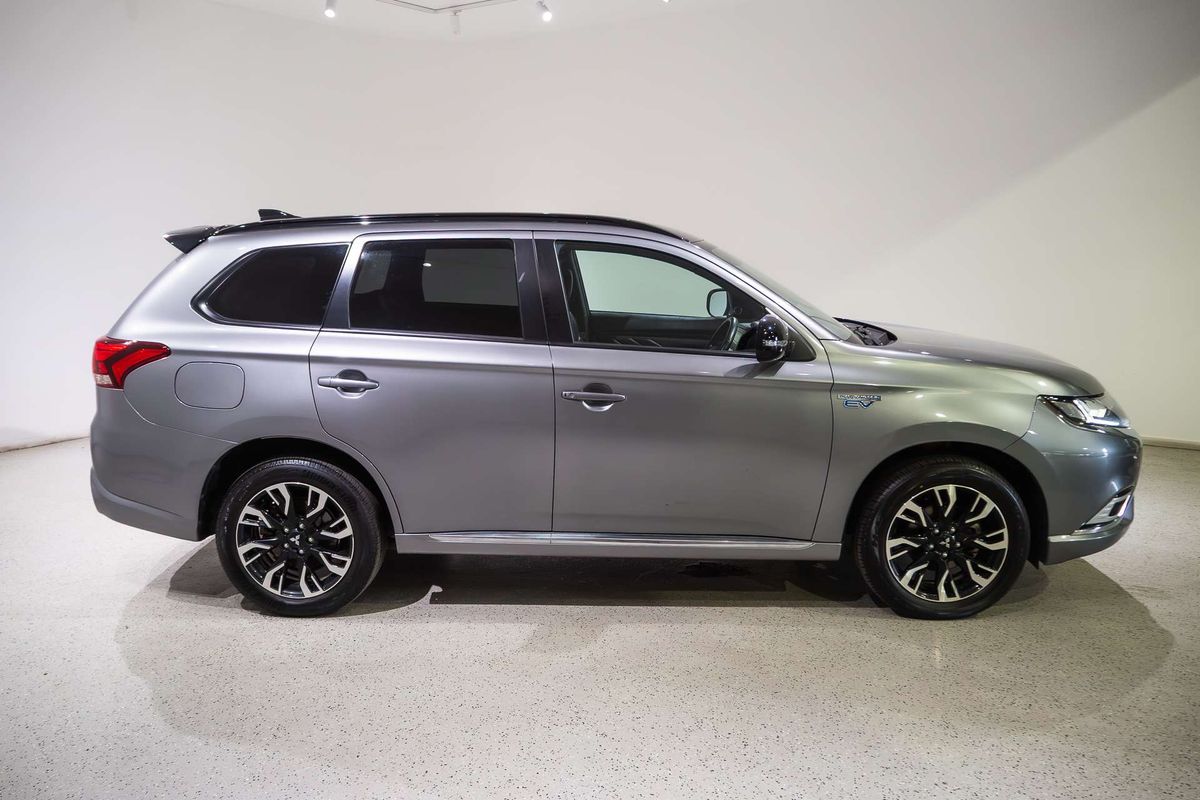 2021 Mitsubishi Outlander PHEV GSR ZL