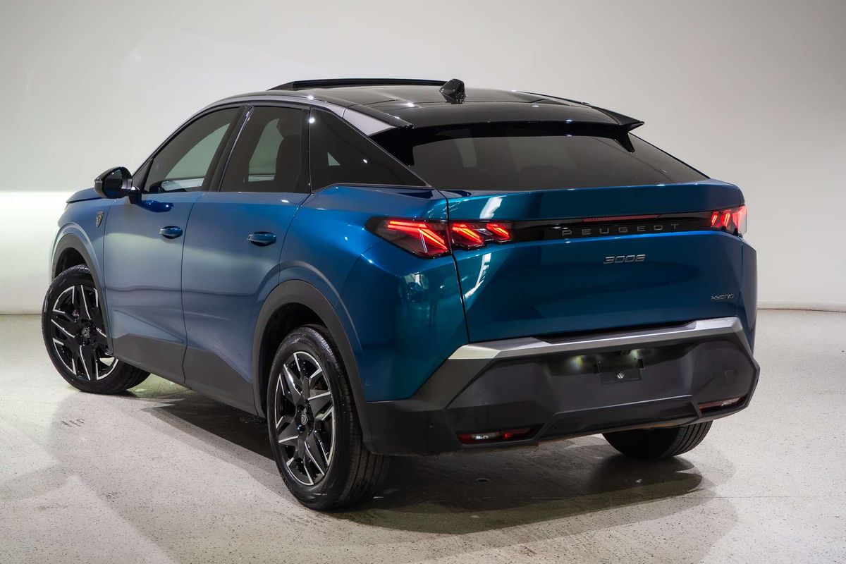 2024 Peugeot 3008 GT Premium Hybrid P64