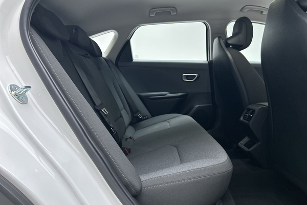 2025 Kia K4 S CL4m thumb-11