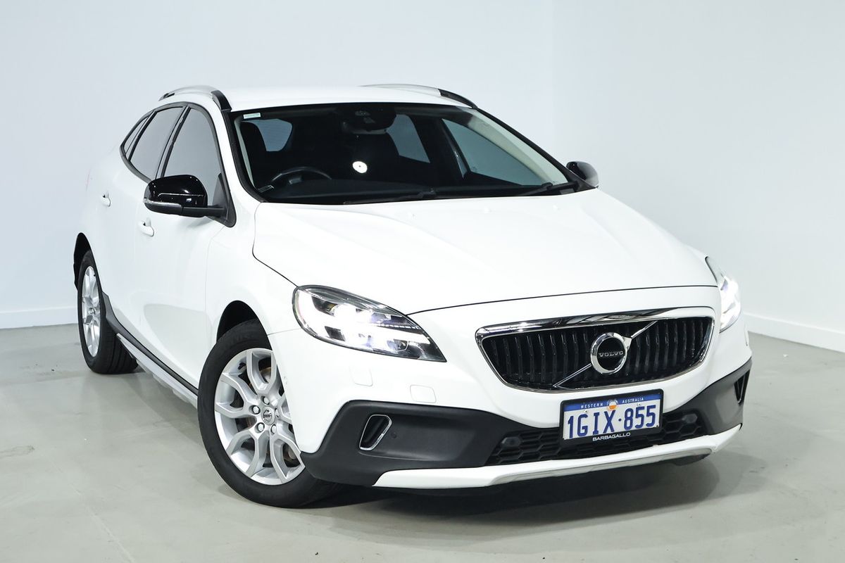 2017 Volvo V40 Cross Country T4 Momentum