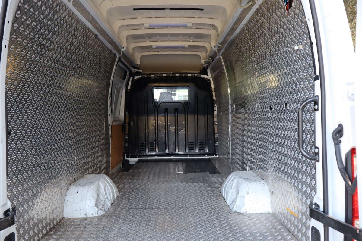 2021 Renault Master Pro 120kW X62 Phase 2 LWB High Roof image 8